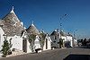 Passeggiando tra i trulli